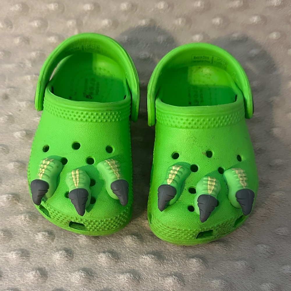 CROCS Vibrant Green Dino Claw Toddler clogs